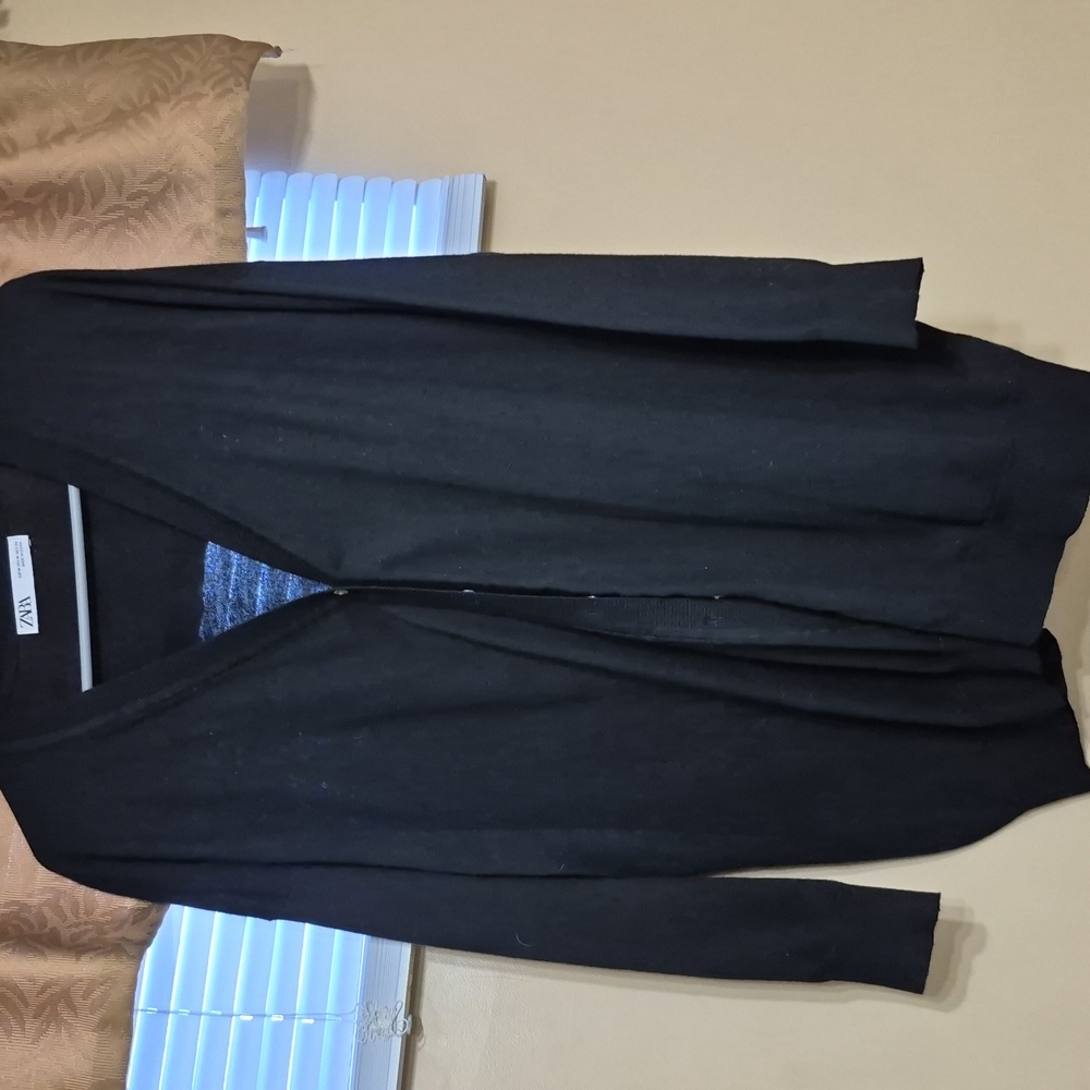 Zara Size Medium Black Button Up Cardigan Sweater EUC